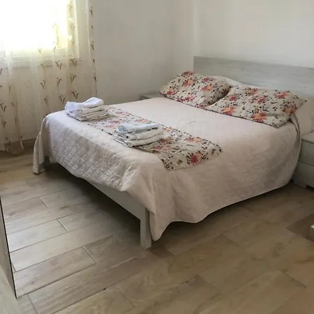 Sandilos Apartment *